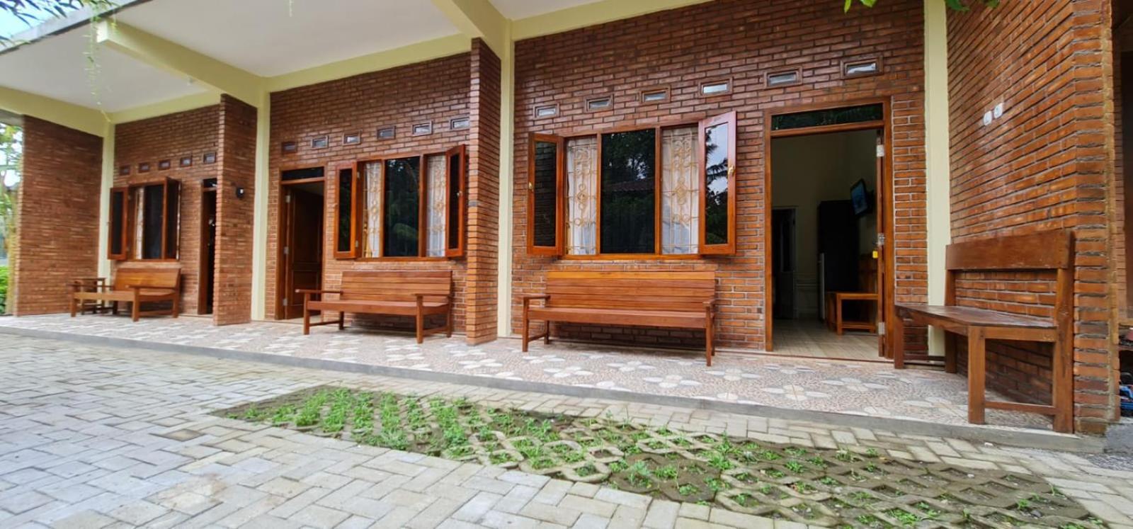 Anugrah Borobudur Magelang Exterior foto